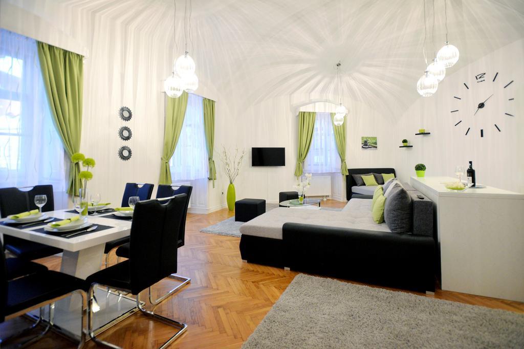 Varkapitany Apartman Еґер Екстер'єр фото