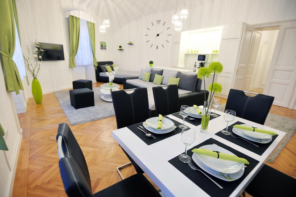 Varkapitany Apartman Еґер Екстер'єр фото